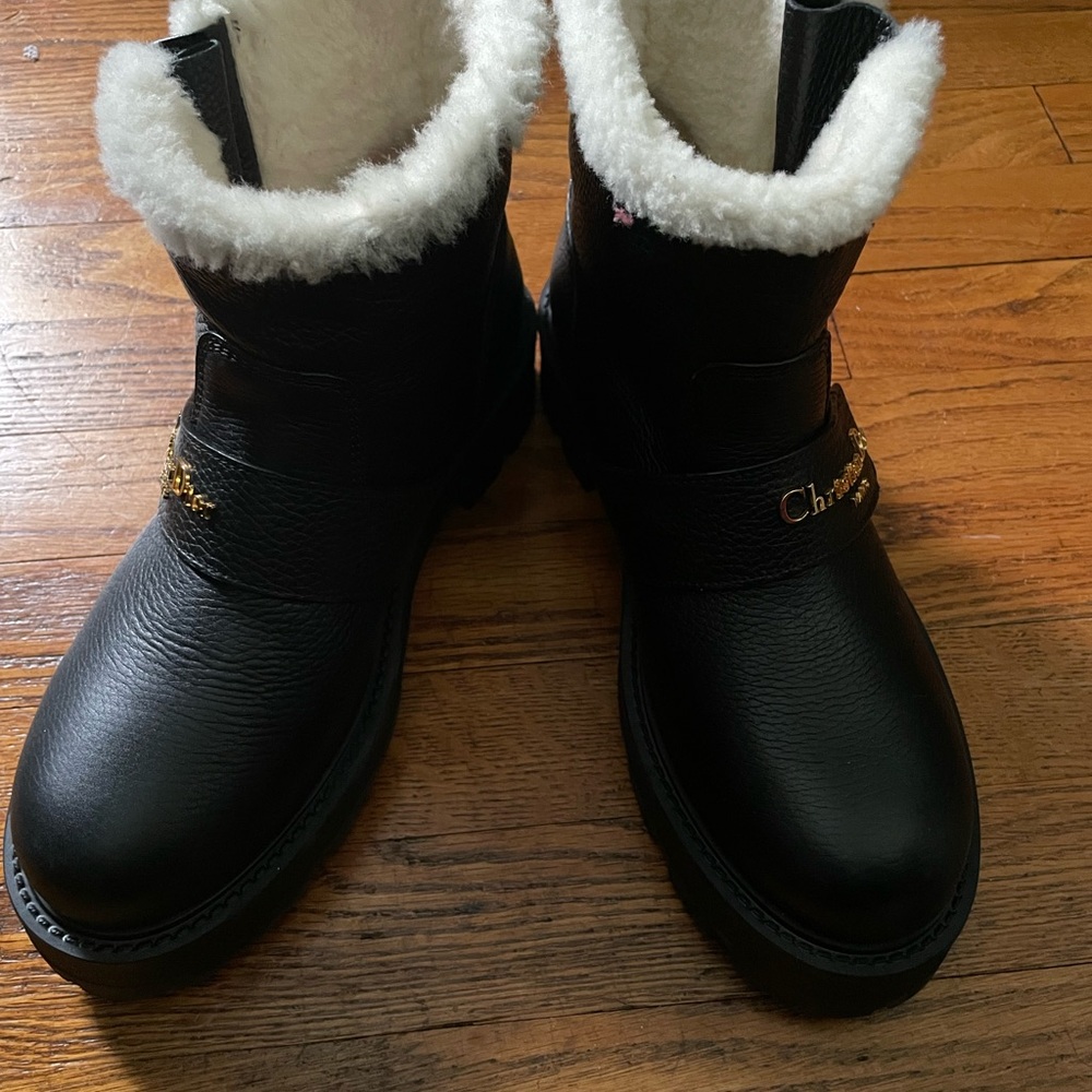 Dior Black and Cream Shearling Boots - Picture 11 of 16